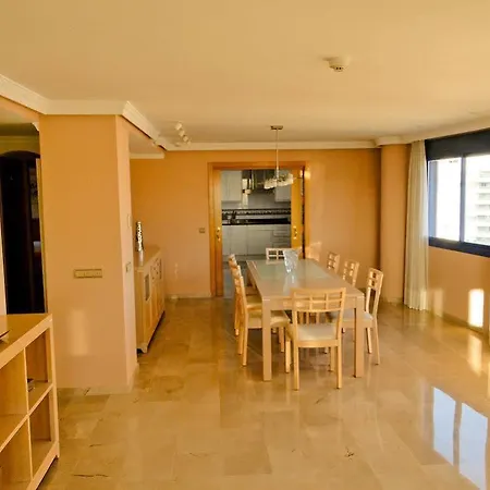 Victoria Hotel 3*