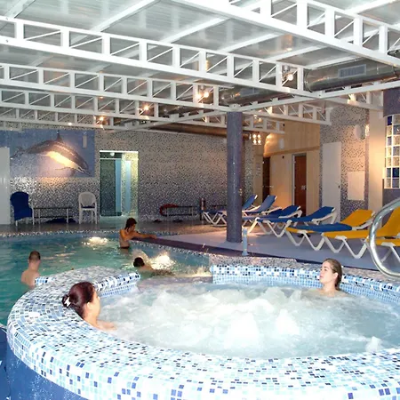Victoria Hotel 3*